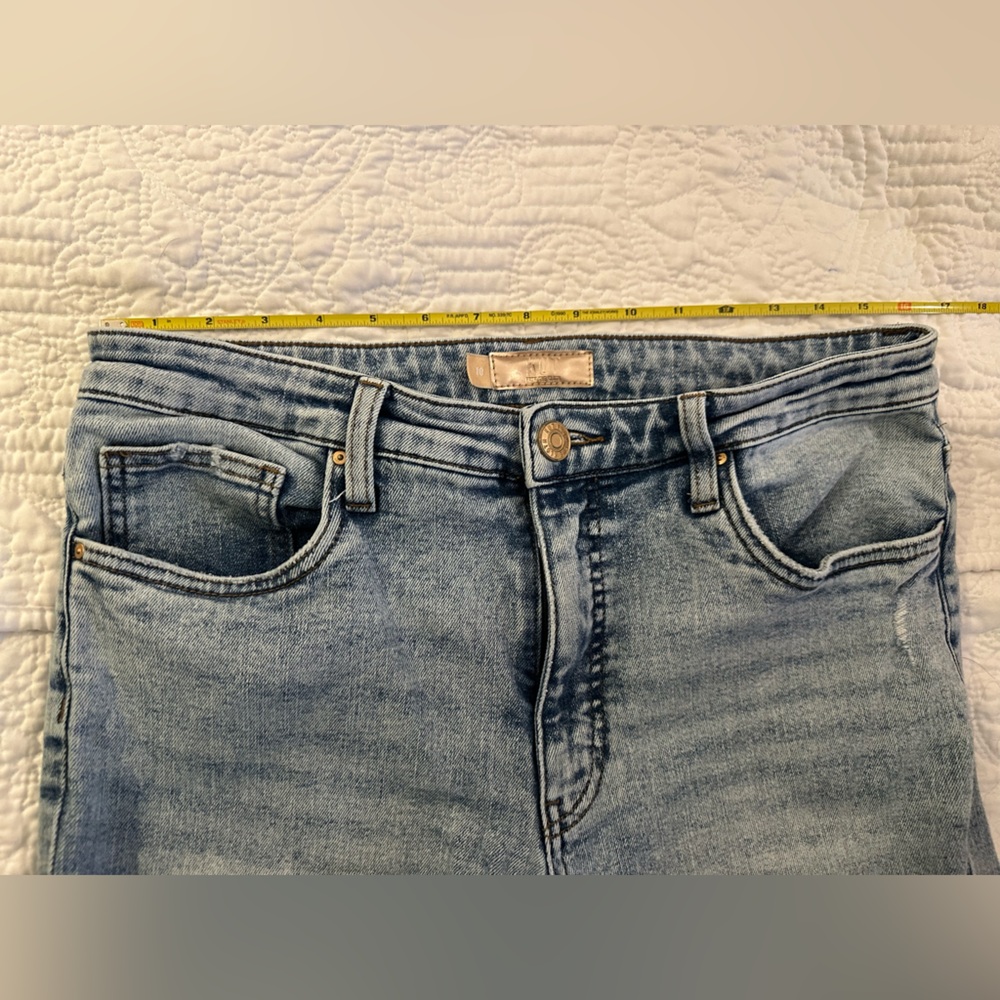 Kut from the Kloth Light Blue Distressed Straight Leg Jeans - Picture 4 of 7